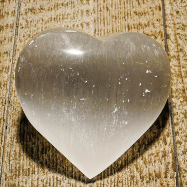 PIERRE COEUR SELENITE GRAND MODELE 120GR